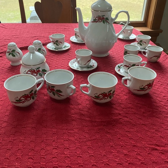 Holiday Chocolate set - Picture 2 of 3